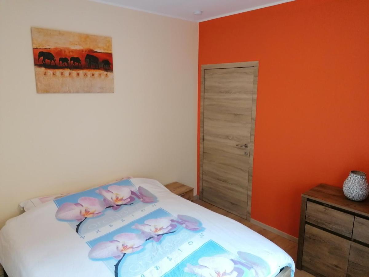 Savane Près De Pairi Daiza Hébergement de vacances